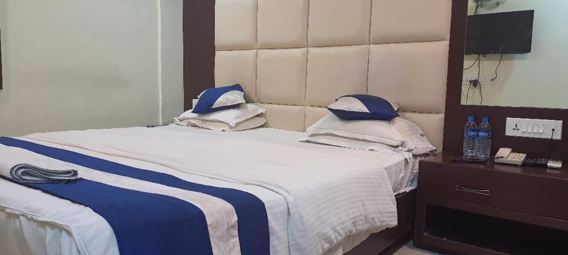 Hotel Presidency Inn Kalkutta Kültér fotó