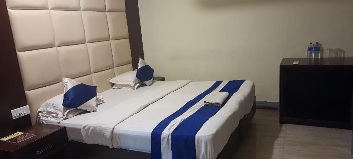 Hotel Presidency Inn Kalkutta Kültér fotó